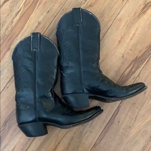 Justin black cowboy boots